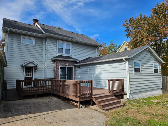 216 S Elliott Avenue, Aurora, MO 65605