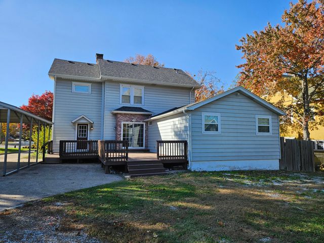 216 S Elliott Avenue, Aurora, MO 65605