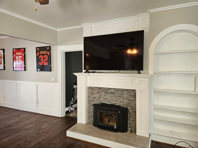 216 S Elliott Avenue, Aurora, MO 65605