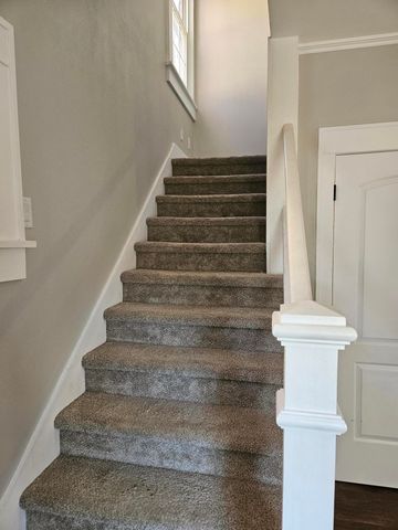 216 S Elliott Avenue, Aurora, MO 65605