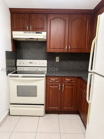 666 W 81st St 103, Hialeah, FL 33014