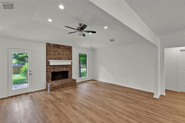 230 Tupelo Lane, Conroe, TX 77304