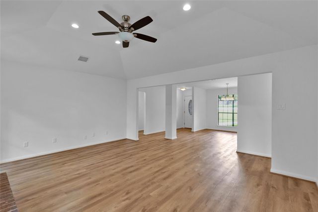 230 Tupelo Lane, Conroe, TX 77304