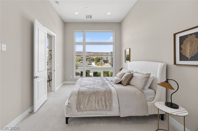 5064 High Hill Street, Las Vegas, NV 89135