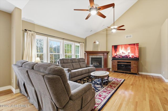 214 PHEASANT RUN ROAD, Jefferson City, MO 65109