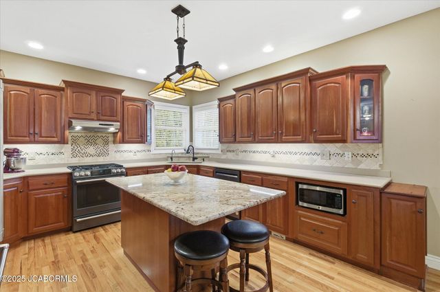 214 PHEASANT RUN ROAD, Jefferson City, MO 65109