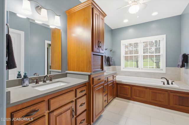 214 PHEASANT RUN ROAD, Jefferson City, MO 65109