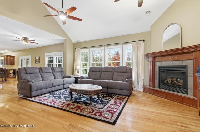 214 PHEASANT RUN ROAD, Jefferson City, MO 65109