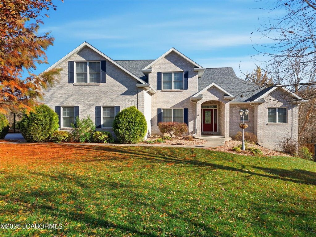 214 PHEASANT RUN ROAD, Jefferson City, MO 65109