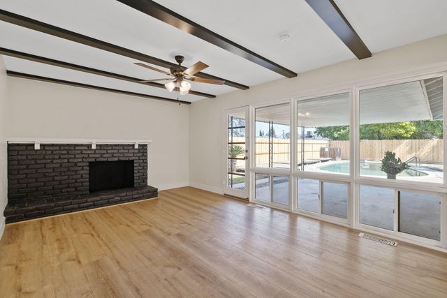 2632 S Encina Street S, Visalia, CA 93277