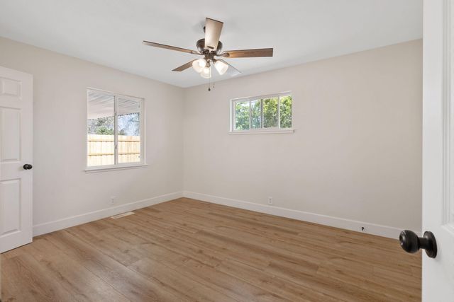 2632 S Encina Street S, Visalia, CA 93277