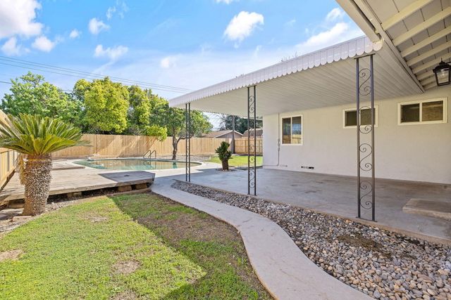 2632 S Encina Street S, Visalia, CA 93277