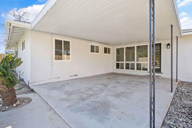 2632 S Encina Street S, Visalia, CA 93277