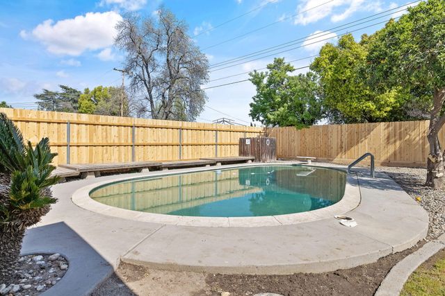 2632 S Encina Street S, Visalia, CA 93277