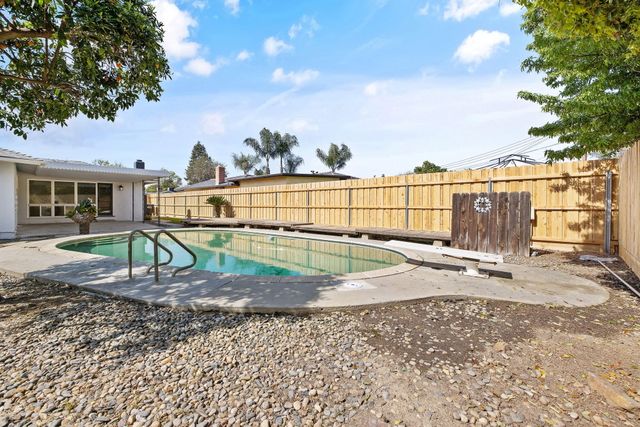 2632 S Encina Street S, Visalia, CA 93277