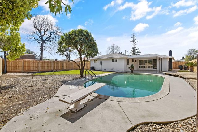 2632 S Encina Street S, Visalia, CA 93277