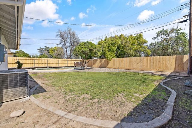 2632 S Encina Street S, Visalia, CA 93277
