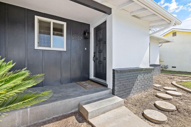 2632 S Encina Street S, Visalia, CA 93277