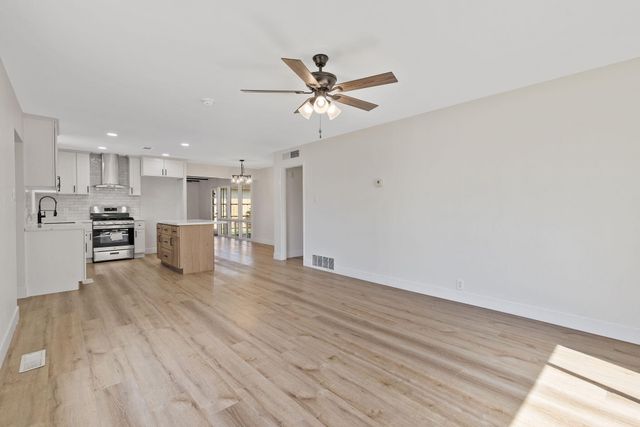 2632 S Encina Street S, Visalia, CA 93277