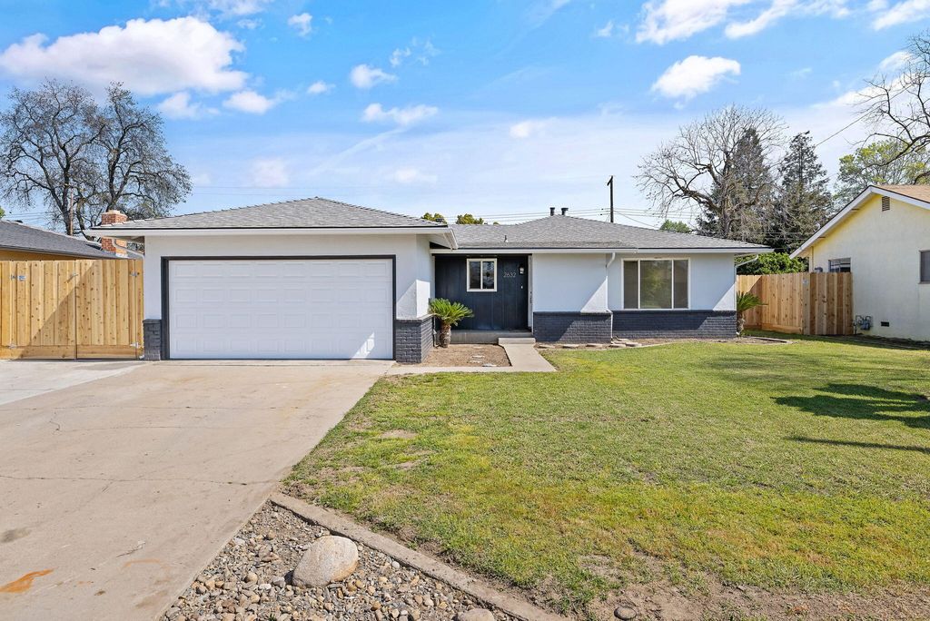 2632 S Encina Street S, Visalia, CA 93277
