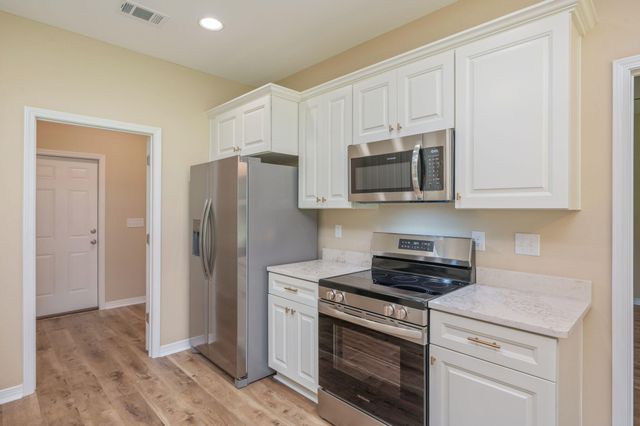 211 Jones Road, Crestview, FL 32536