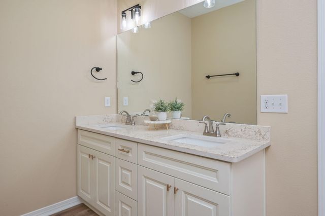 211 Jones Road, Crestview, FL 32536