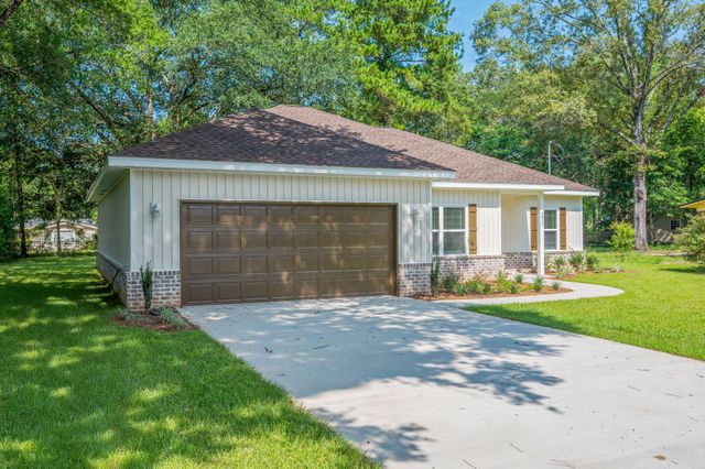 211 Jones Road, Crestview, FL 32536