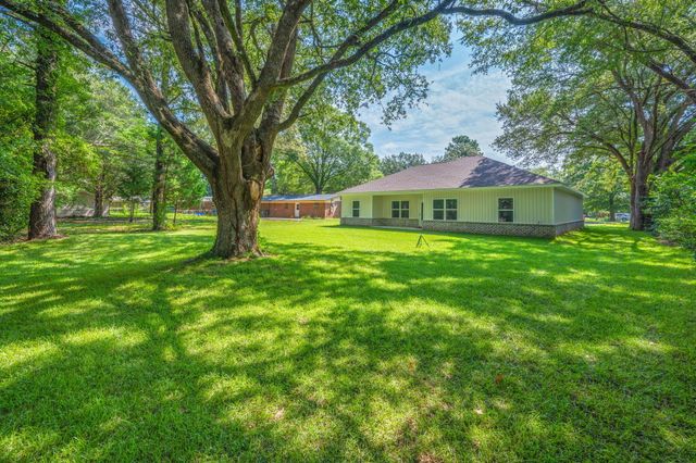 211 Jones Road, Crestview, FL 32536