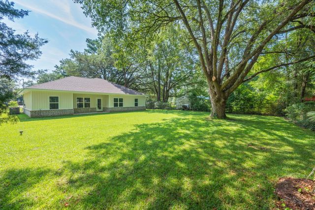 211 Jones Road, Crestview, FL 32536