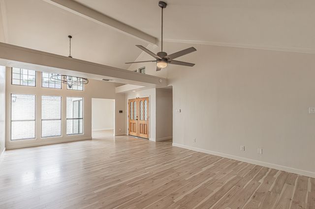 1221 Boardwalk Street, Arlington, TX 76011