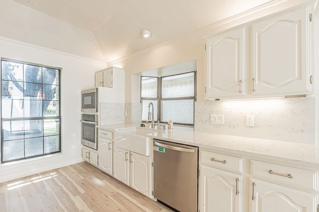 1221 Boardwalk Street, Arlington, TX 76011