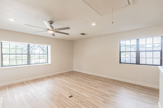 1221 Boardwalk Street, Arlington, TX 76011