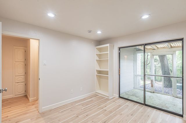 1221 Boardwalk Street, Arlington, TX 76011