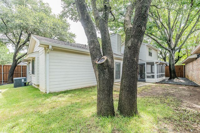 1221 Boardwalk Street, Arlington, TX 76011