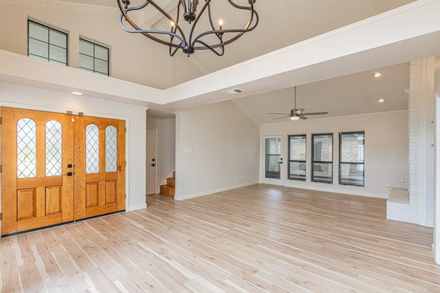 1221 Boardwalk Street, Arlington, TX 76011