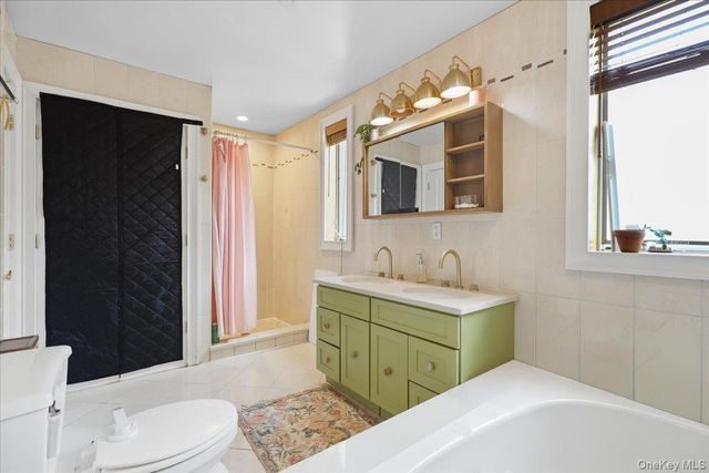 79 Tier Street, Bronx, NY 10464