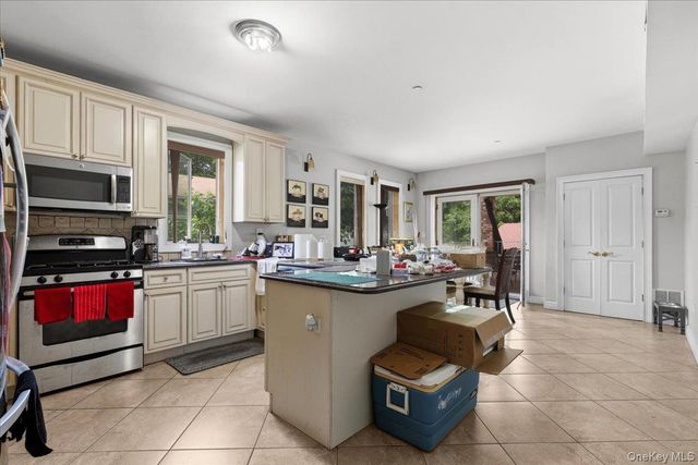 79 Tier Street, Bronx, NY 10464