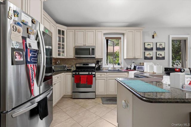 79 Tier Street, Bronx, NY 10464