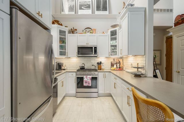 206 E Liberty Street, Milford, MI 48381