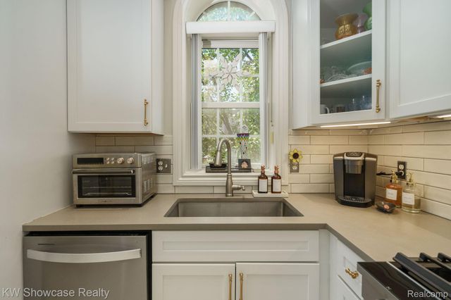 206 E Liberty Street, Milford, MI 48381