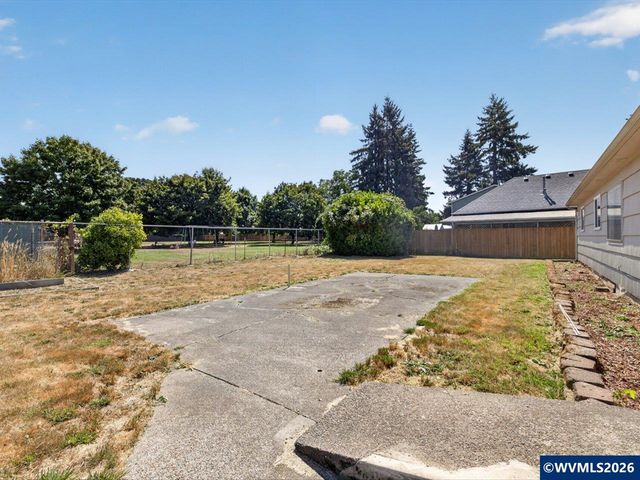 325 Chicago St SE, Albany, OR 97321