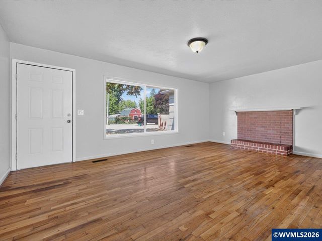 325 Chicago St SE, Albany, OR 97321