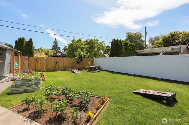 2649 Field Street, Longview, WA 98632
