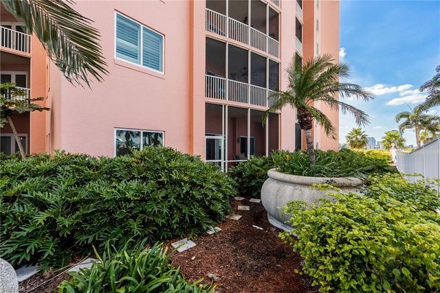 2743 1st ST # 304, Fort Myers, FL 33916