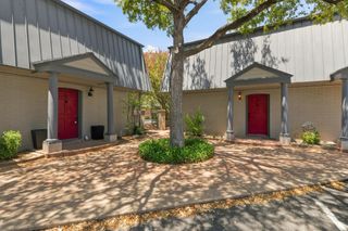 2500 Steck Ave 7, Austin, TX 78757