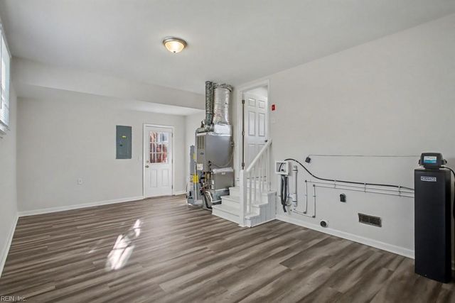 2 Ross CT, Portsmouth, VA 23701