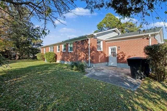 2 Ross CT, Portsmouth, VA 23701