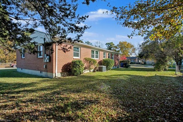 2 Ross CT, Portsmouth, VA 23701