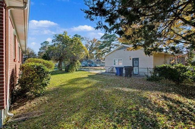 2 Ross CT, Portsmouth, VA 23701