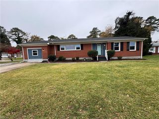 2 Ross CT, Portsmouth, VA 23701